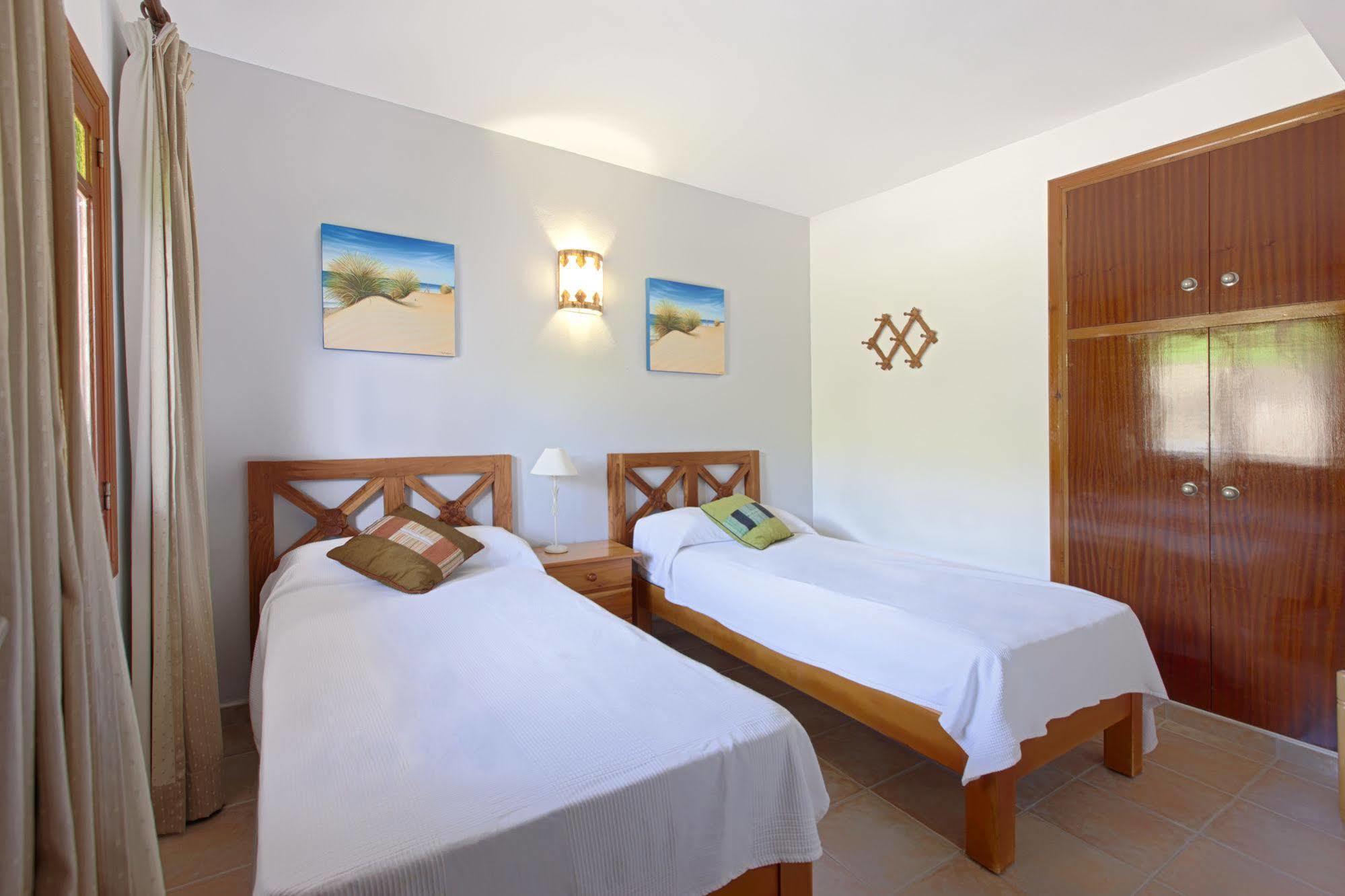 Apartamentos Colomar Santa Eularia des Riu Exteriör bild