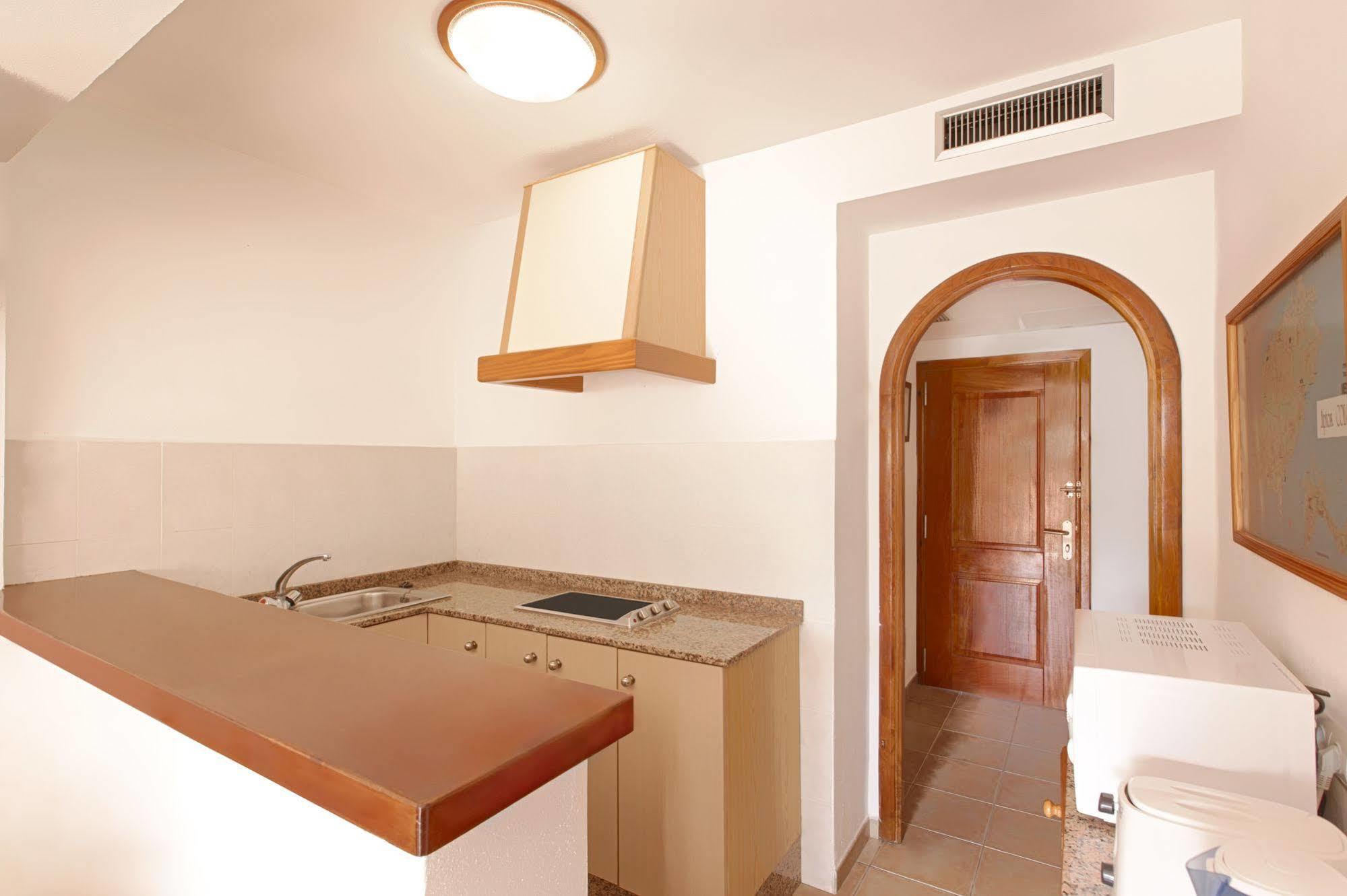 Apartamentos Colomar Santa Eularia des Riu Exteriör bild