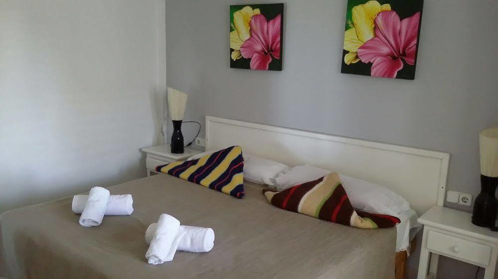 Apartamentos Colomar Santa Eularia des Riu Exteriör bild